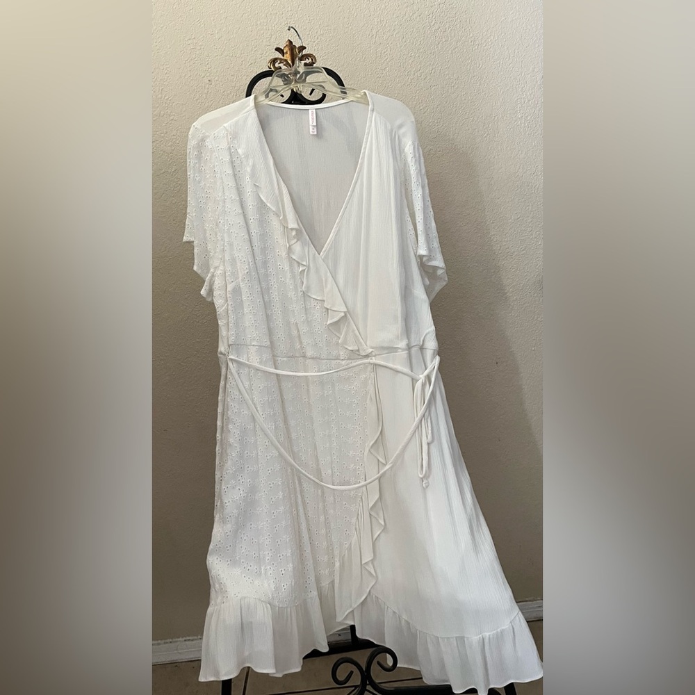 NWT Exhilaration eyelet white dress